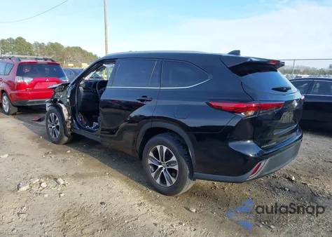 2022 Toyota Highlander Xle from USA, damaged, VIN 5TDGZRAHXNS137609